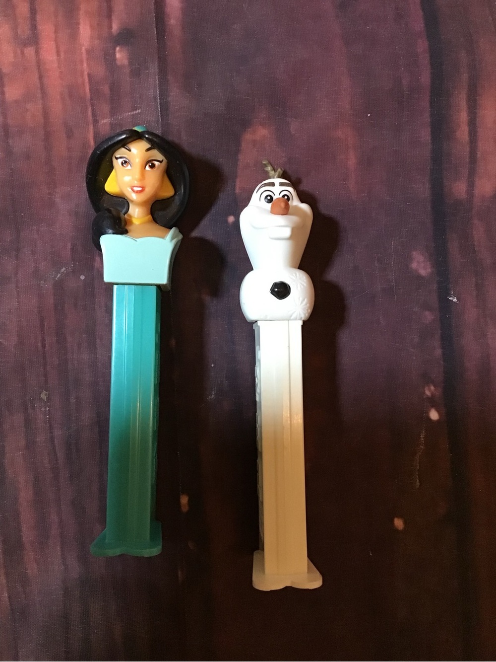 Disney Pez candy dispenser Princess Jasmine and Olaf